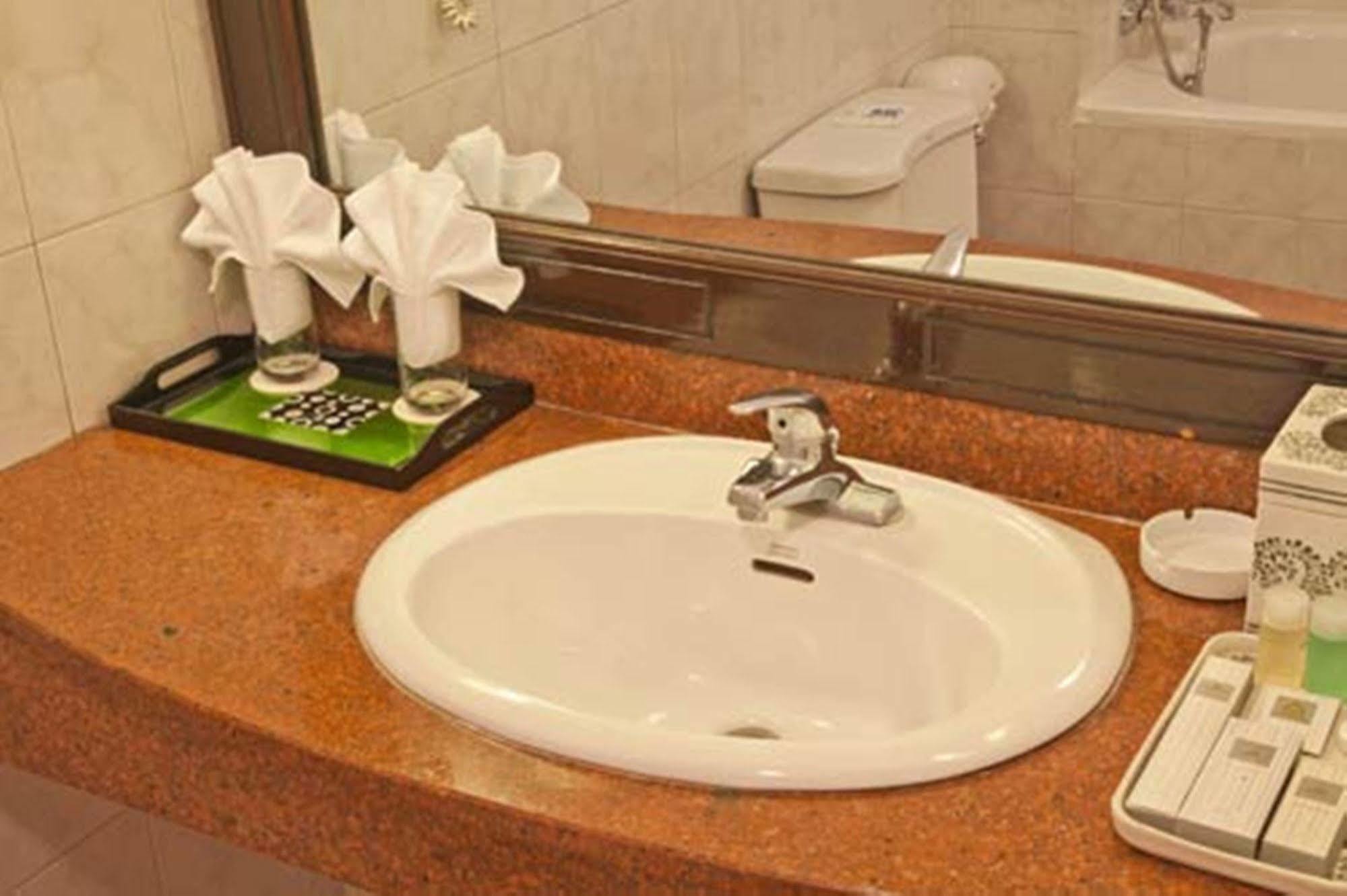 Green Park Hotel האנוי מראה חיצוני תמונה