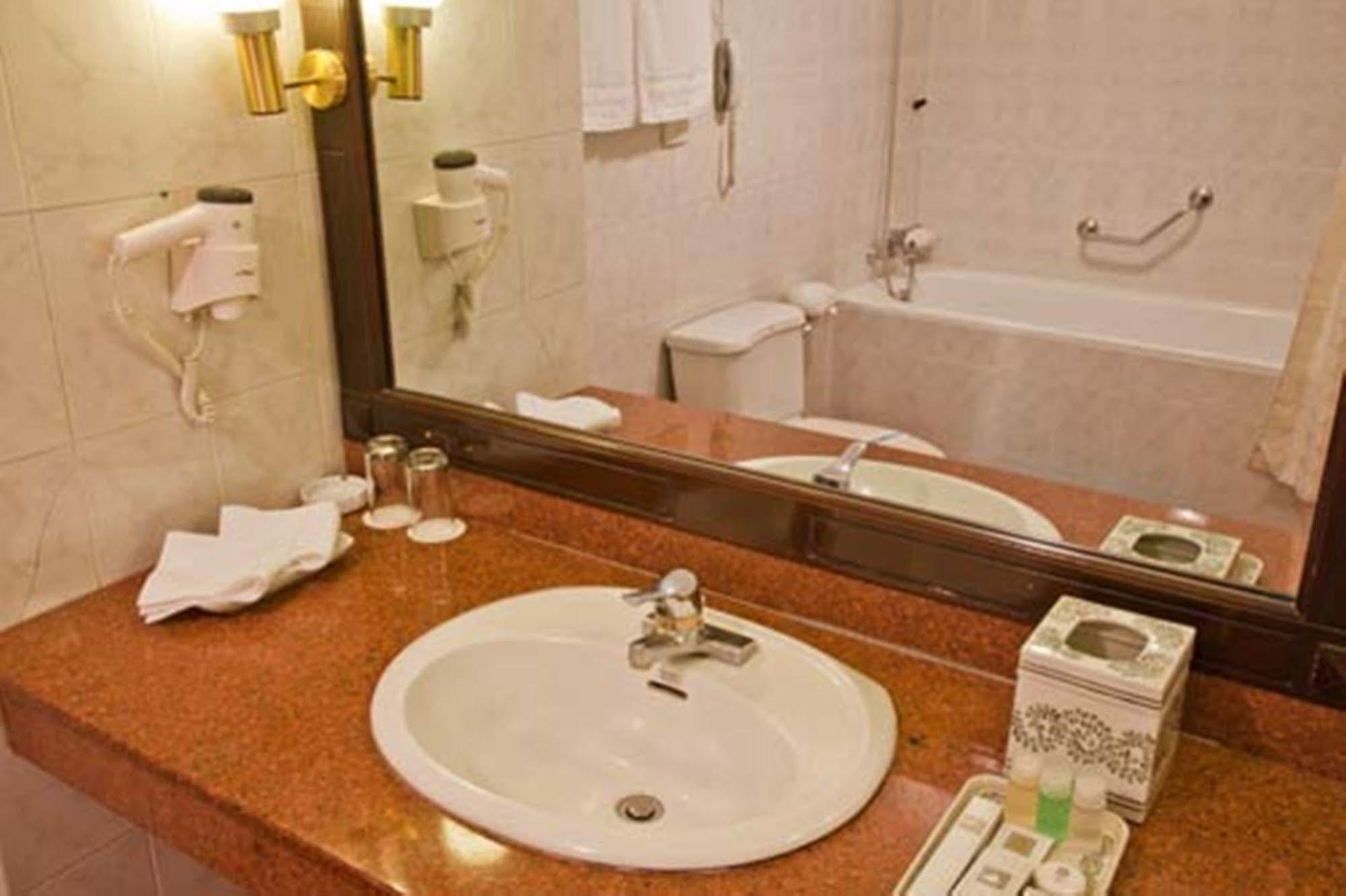 Green Park Hotel האנוי מראה חיצוני תמונה